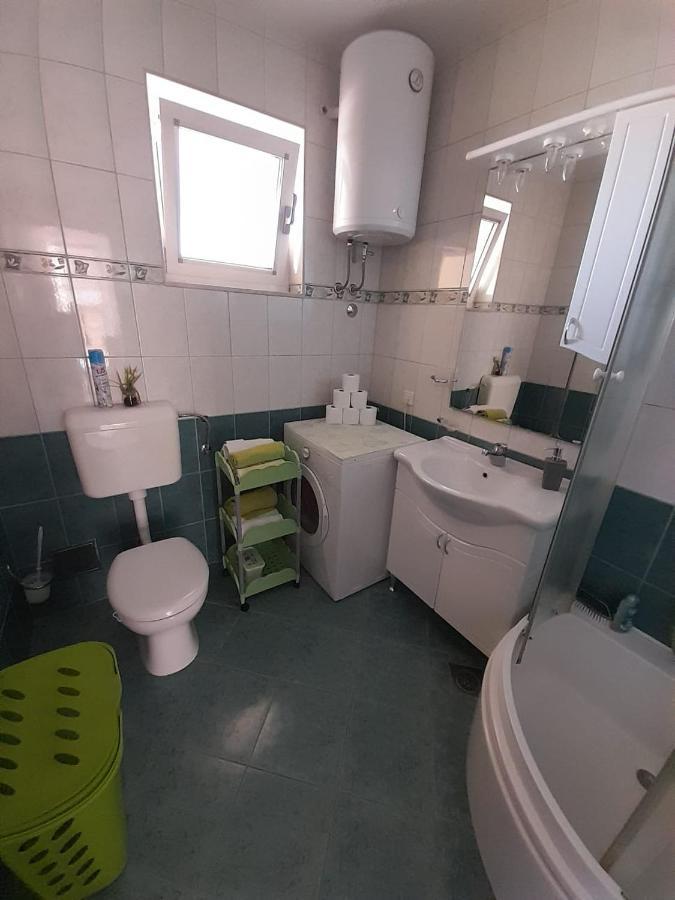Holiday Home Anita Unesic Esterno foto