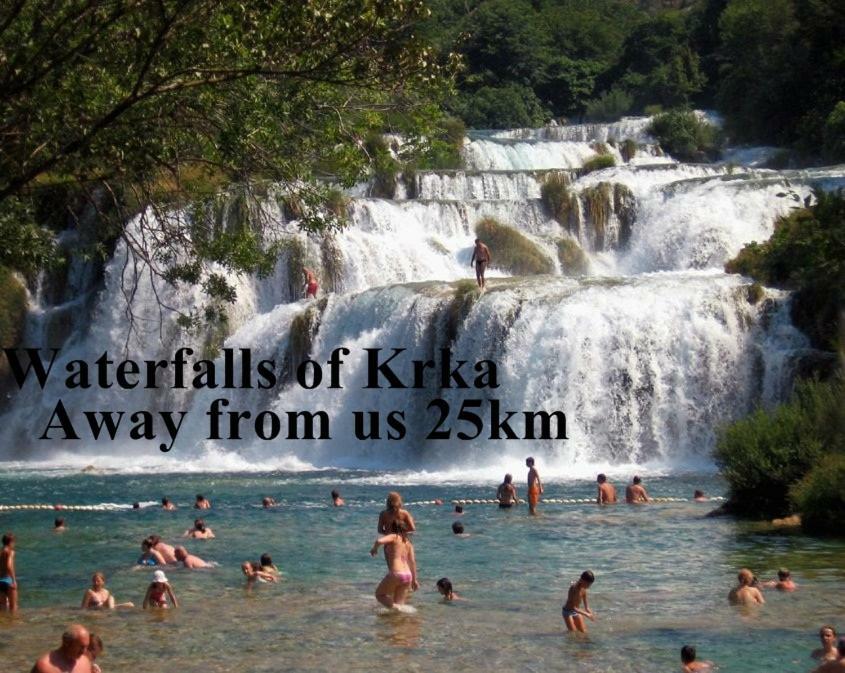 Holiday Home Anita Unesic Esterno foto